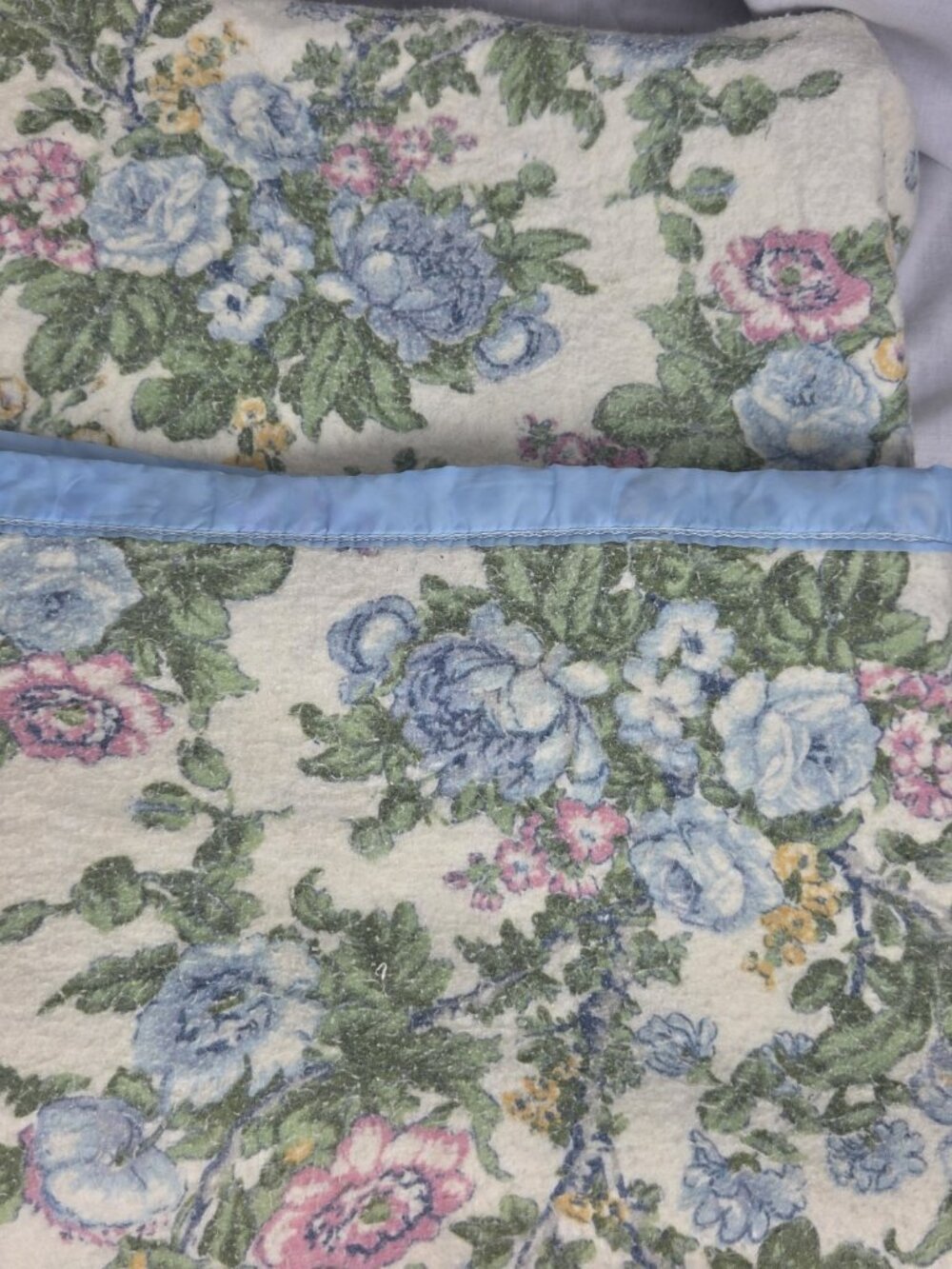 Vintage Floral Shabby Chic Blanket/ Comforter Satin Trim Cottage Core Grandma